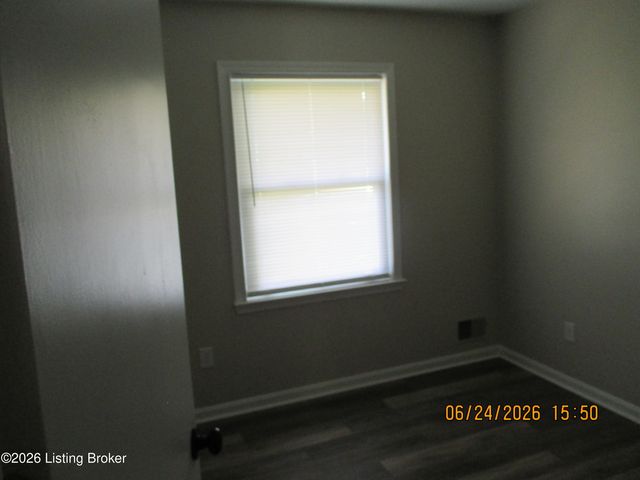 5404 Windy Willow Dr, Louisville, KY 40241