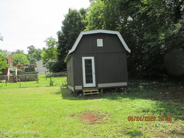 5404 Windy Willow Dr, Louisville, KY 40241