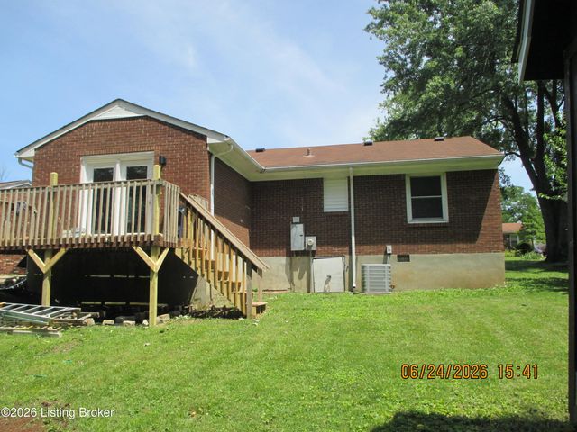 5404 Windy Willow Dr, Louisville, KY 40241