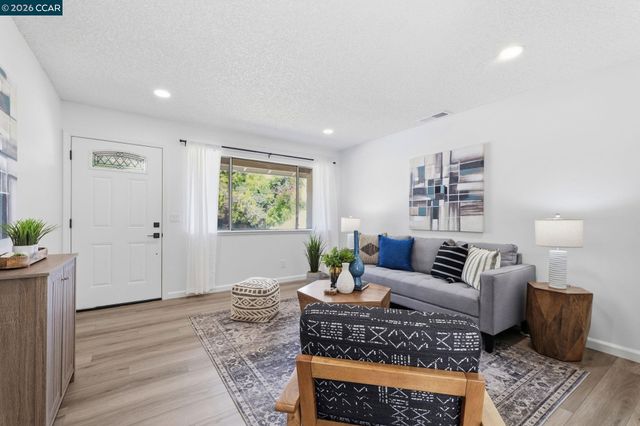 6417 Feliciter Way, Citrus Heights, CA 95610