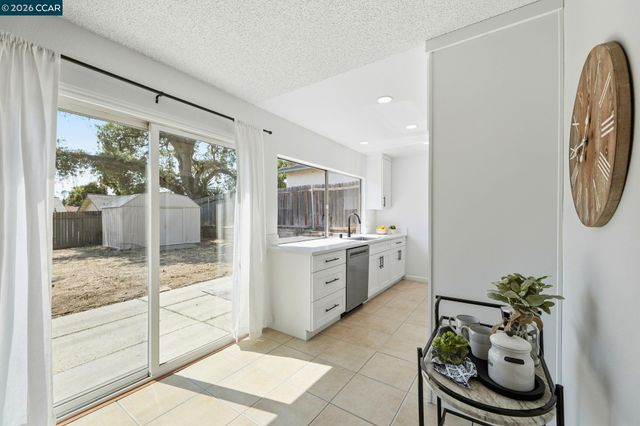6417 Feliciter Way, Citrus Heights, CA 95610