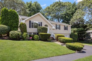 223 Boulder View Drive, Warwick, RI 02886