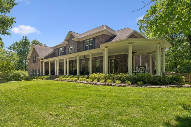 911 Bluff Rd, Brentwood, TN 37027