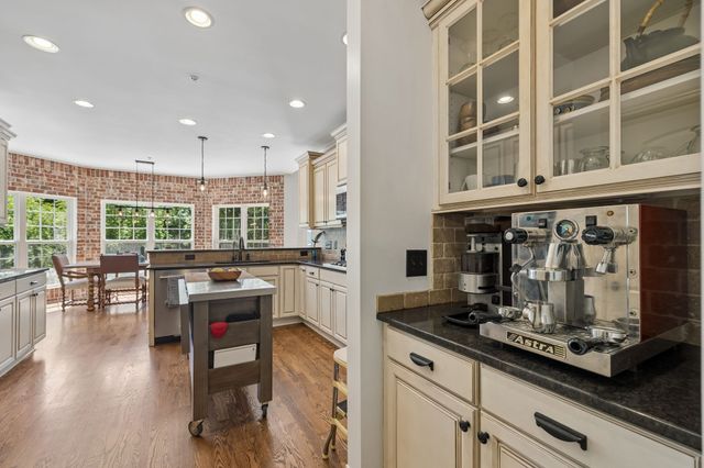 911 Bluff Rd, Brentwood, TN 37027
