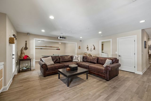 911 Bluff Rd, Brentwood, TN 37027