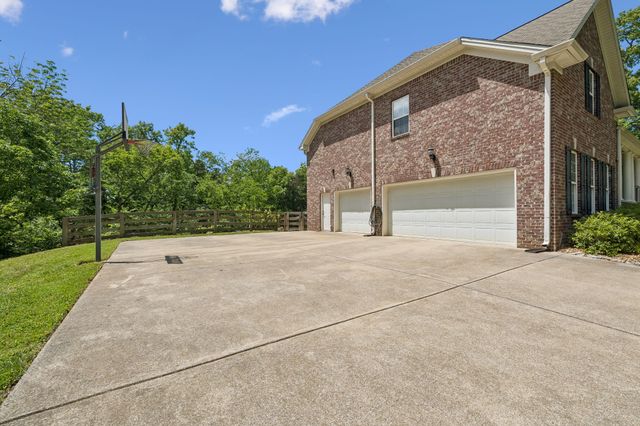 911 Bluff Rd, Brentwood, TN 37027