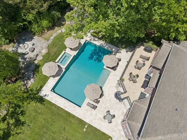 911 Bluff Rd, Brentwood, TN 37027