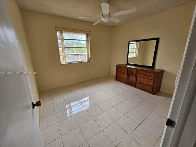 8990 SW 24th St 228, Miami, FL 33165