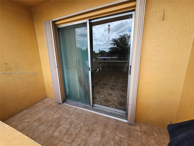 8990 SW 24th St 228, Miami, FL 33165