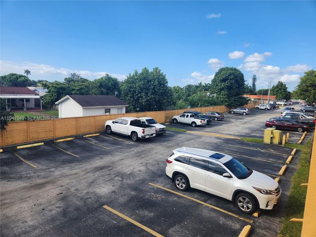 8990 SW 24th St 228, Miami, FL 33165