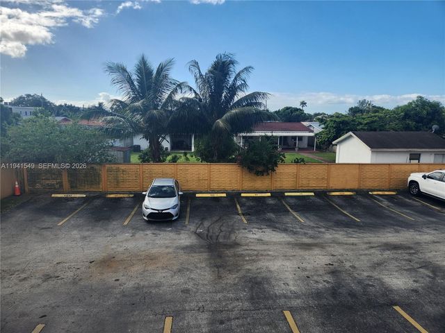 8990 SW 24th St 228, Miami, FL 33165