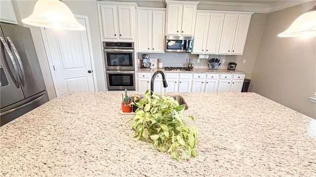 205 Vandalay Way, Locust Grove, GA 30248