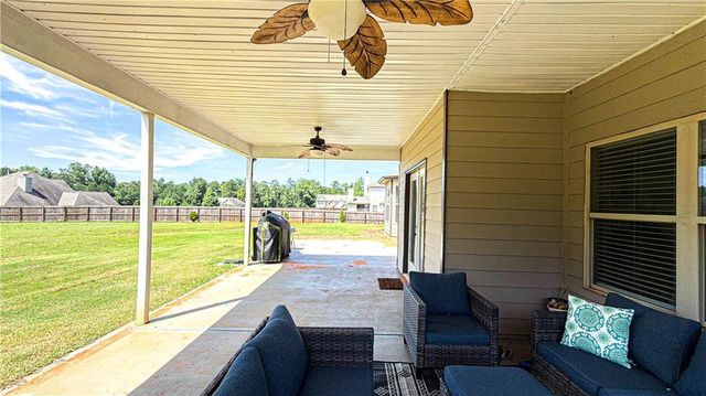 205 Vandalay Way, Locust Grove, GA 30248