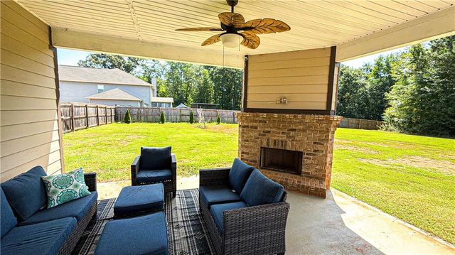 205 Vandalay Way, Locust Grove, GA 30248