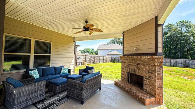 205 Vandalay Way, Locust Grove, GA 30248