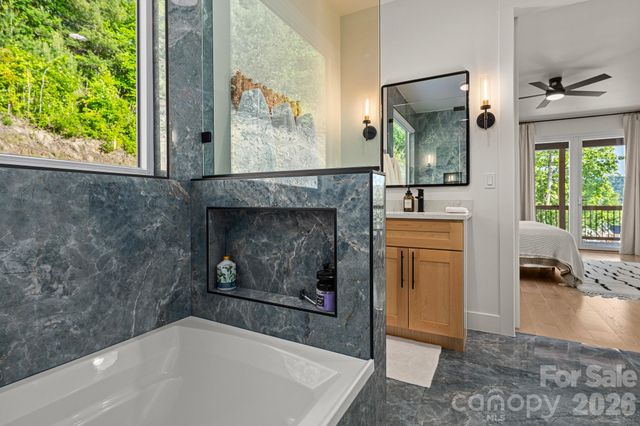96 Crystal Lake Drive, Hendersonville, NC 28739