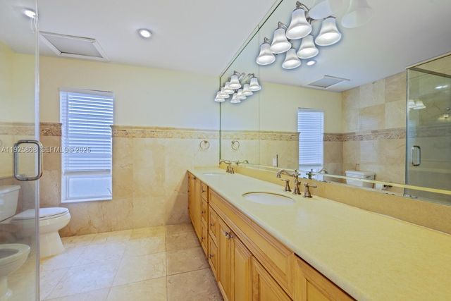 7860 SW 173rd Ter, Palmetto Bay, FL 33157