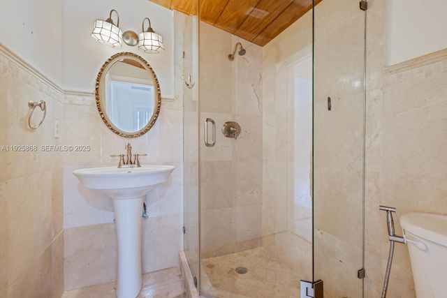 7860 SW 173rd Ter, Palmetto Bay, FL 33157