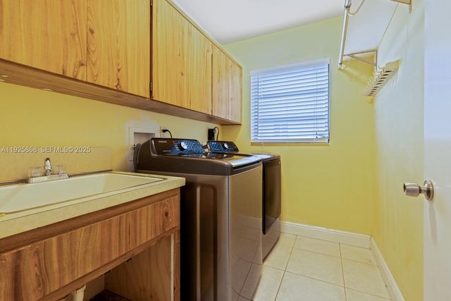 7860 SW 173rd Ter, Palmetto Bay, FL 33157