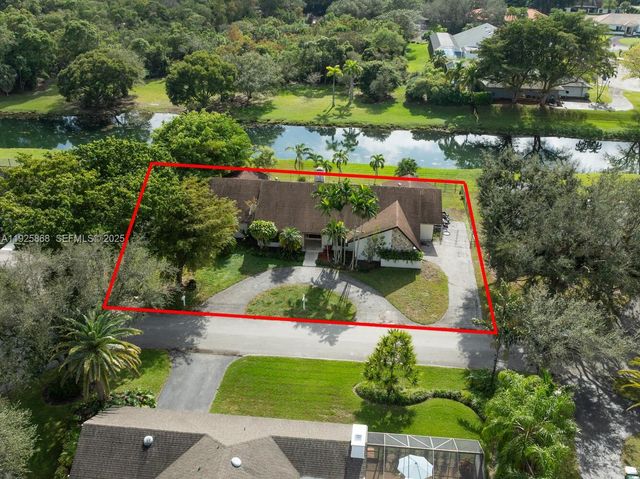 7860 SW 173rd Ter, Palmetto Bay, FL 33157