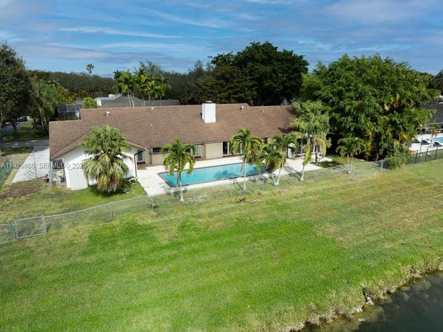 7860 SW 173rd Ter, Palmetto Bay, FL 33157