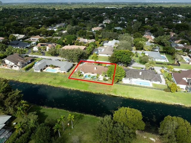 7860 SW 173rd Ter, Palmetto Bay, FL 33157