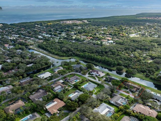 7860 SW 173rd Ter, Palmetto Bay, FL 33157