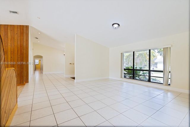 7860 SW 173rd Ter, Palmetto Bay, FL 33157