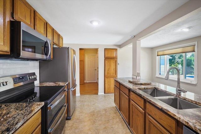9522 E Valleyway Ave, Spokane Valley, WA 99206