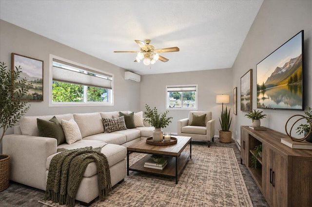 9522 E Valleyway Ave, Spokane Valley, WA 99206