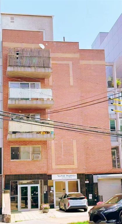 42-11 Parsons Boulevard 4D, Flushing, NY 11355