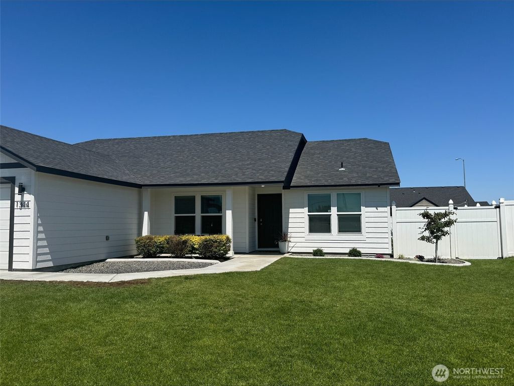 1344 E Deborah Street, Moses Lake, WA 98837