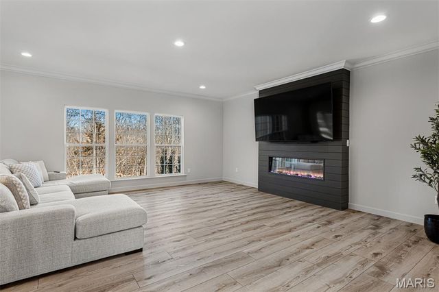 1100 Tower Park Drive, St Charles, MO 63304