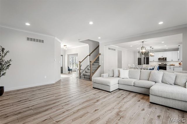 1100 Tower Park Drive, St Charles, MO 63304