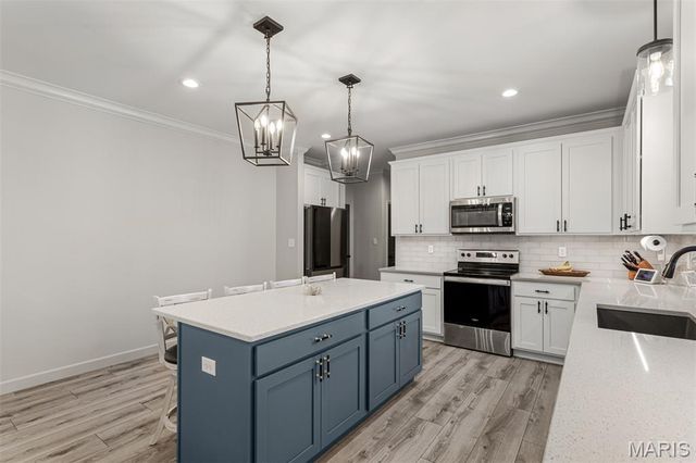 1100 Tower Park Drive, St Charles, MO 63304