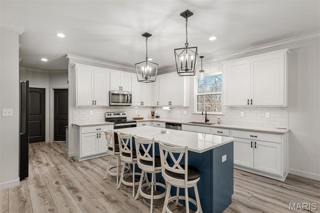 1100 Tower Park Drive, St Charles, MO 63304