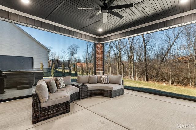 1100 Tower Park Drive, St Charles, MO 63304