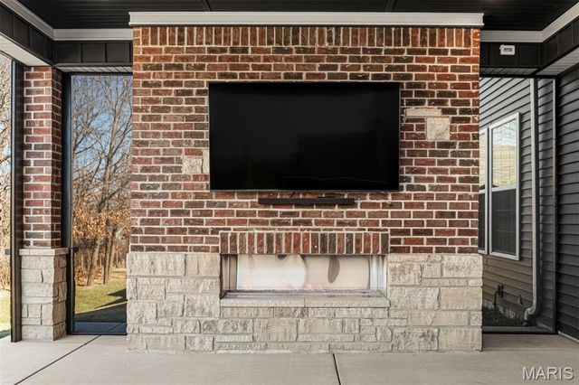 1100 Tower Park Drive, St Charles, MO 63304