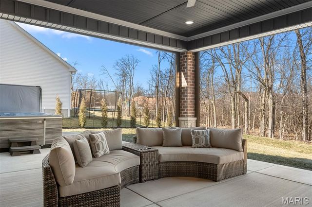 1100 Tower Park Drive, St Charles, MO 63304