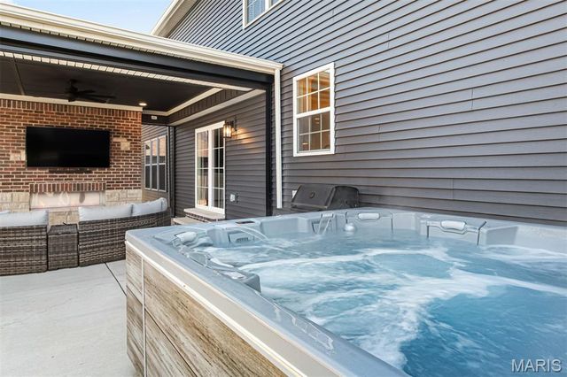 1100 Tower Park Drive, St Charles, MO 63304