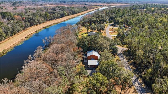 351 SEQUOIA DR, Ocklawaha, FL 32179