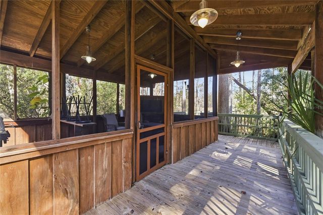 351 SEQUOIA DR, Ocklawaha, FL 32179