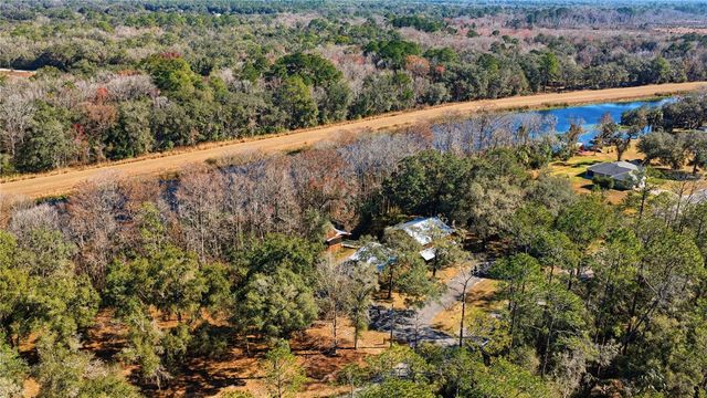 351 SEQUOIA DR, Ocklawaha, FL 32179