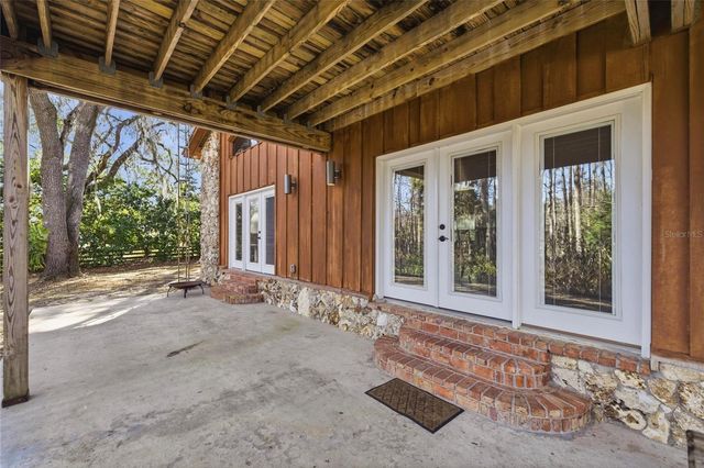 351 SEQUOIA DR, Ocklawaha, FL 32179