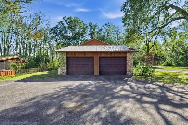 351 SEQUOIA DR, Ocklawaha, FL 32179