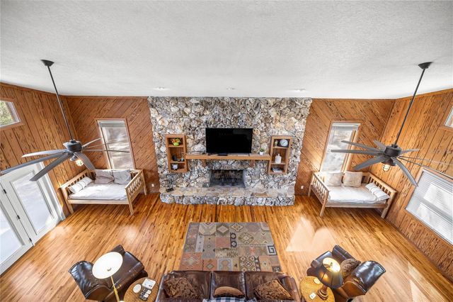 351 SEQUOIA DR, Ocklawaha, FL 32179