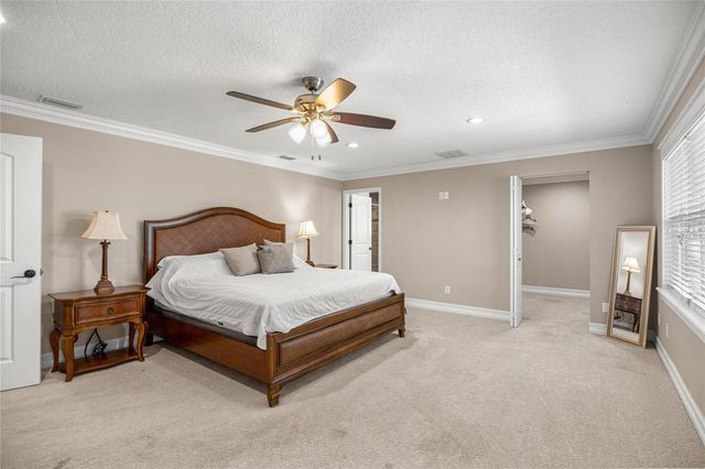 351 SEQUOIA DR, Ocklawaha, FL 32179