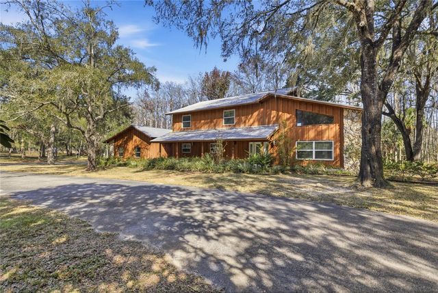 351 SEQUOIA DR, Ocklawaha, FL 32179