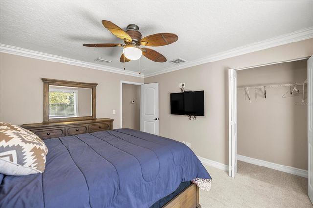 351 SEQUOIA DR, Ocklawaha, FL 32179