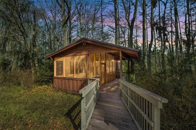 351 SEQUOIA DR, Ocklawaha, FL 32179